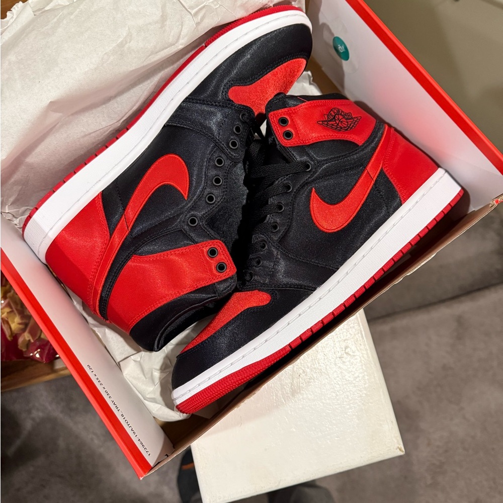 Nike Men's Black and Red Sneakers